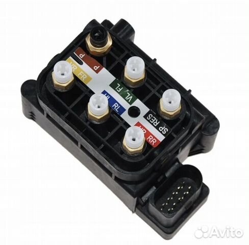 Блок клапанов пневмоподвески Mercedes E-класс W212