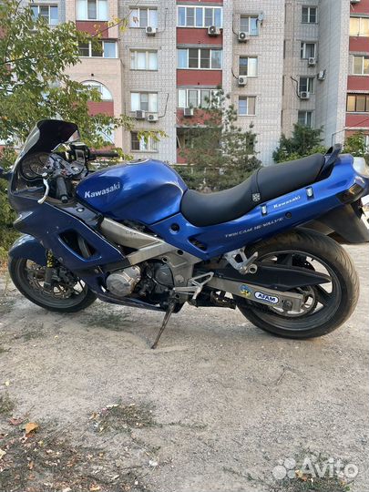 Kawasaki zzr400 -2