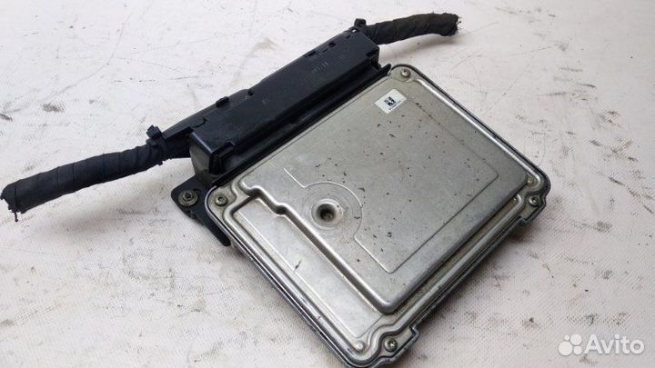 Блок управления двигателем Volkswagen Tiguan 2.0