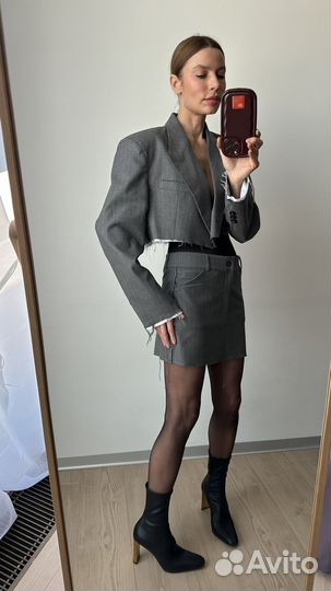 Костюм женский с юбкой и пиджаком