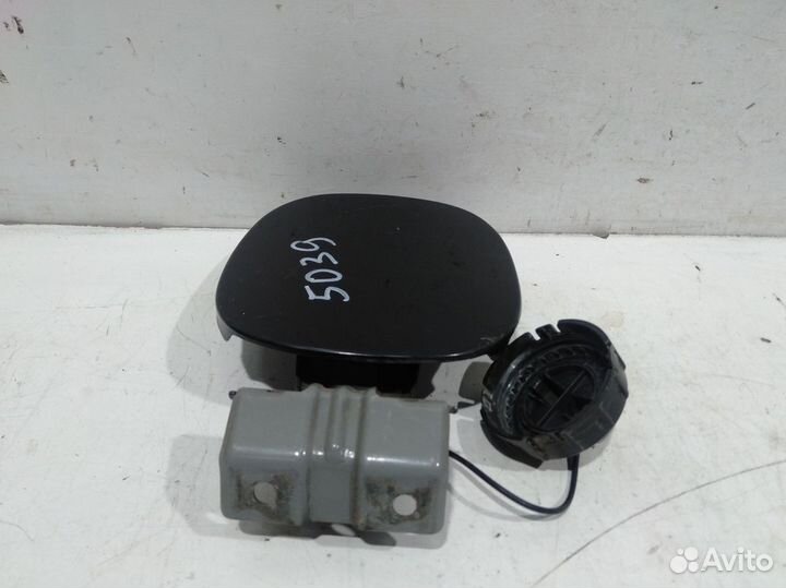 Лючок бензобака Митсубиси Аутлендер XL (CW)