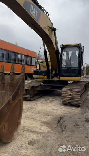 Гусеничный экскаватор CAT 320D2 L, 2014