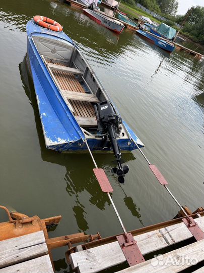 Лодка с мотором