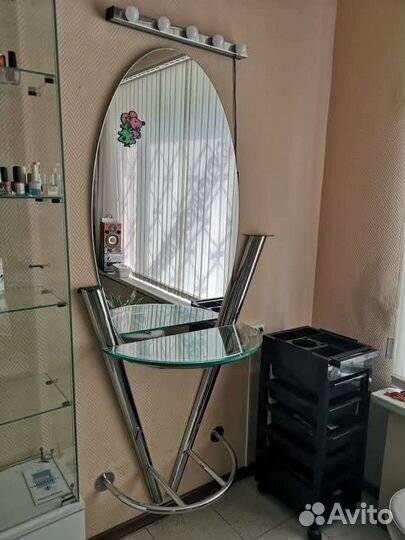 Зеркало парикмахерской