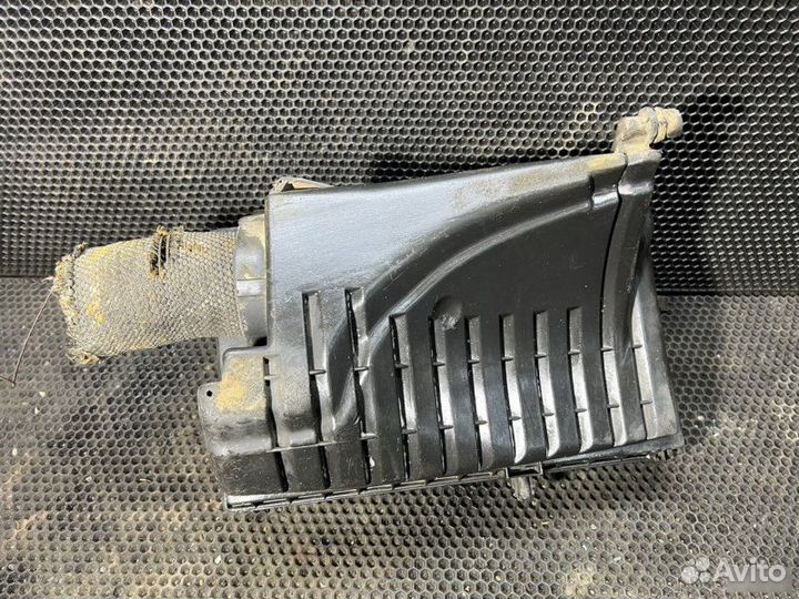 Корпус воздушного фильтра Opel Vectra B 1995-2000