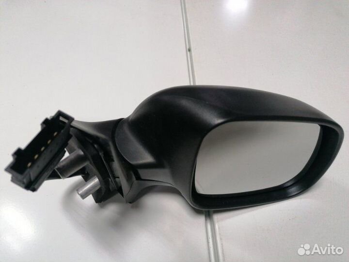 Зеркало правое Volkswagen Passat
