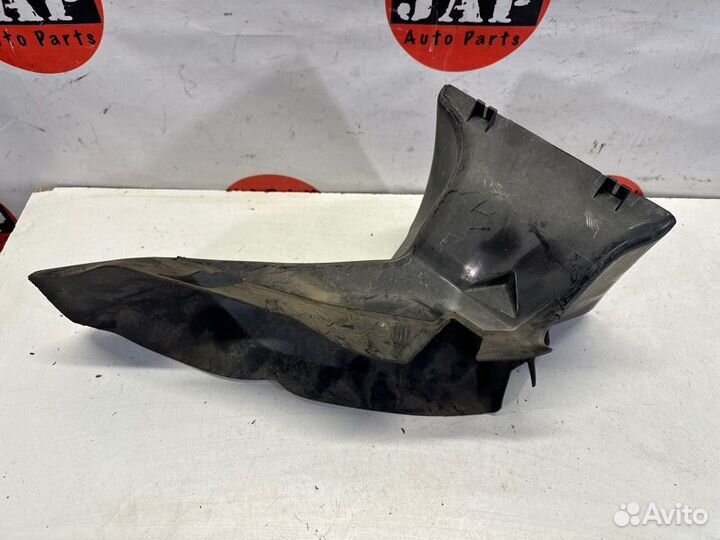 Воздухозаборник левый Audi A4 B7