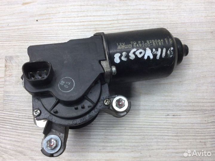 Моторчик стеклоочистителя передний Mitsubishi