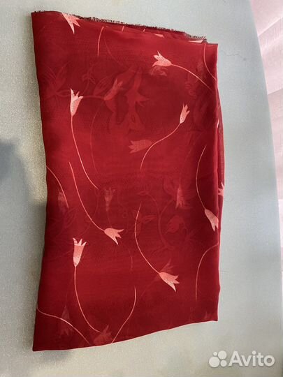Отрез ткани шелк
