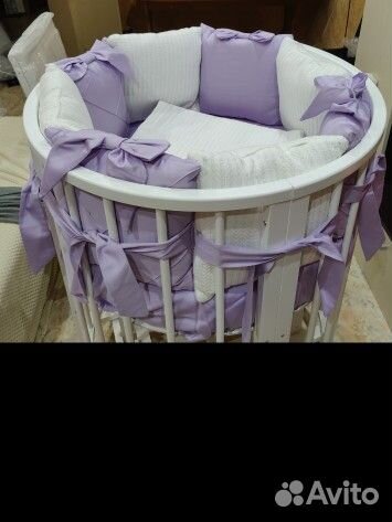 Детская кроватка с маятником круглая