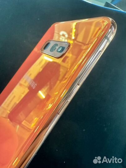 Samsung Galaxy S10e, 6/128 ГБ
