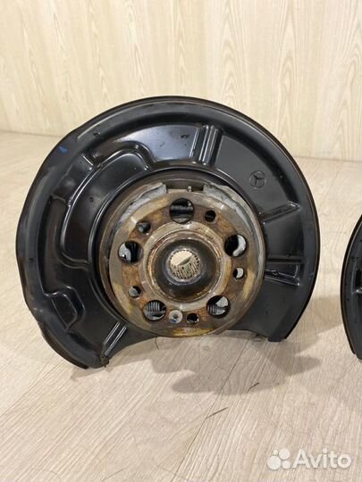 Кулак задний Mercedes Benz E300 W211 M272.943 2008