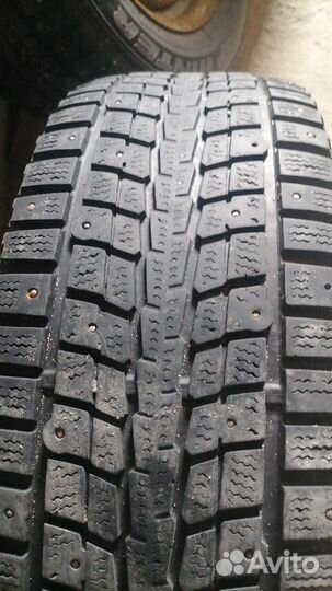 Dunlop SP Winter Ice 01 215/65 R16 102T