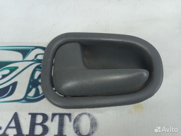 Ручка двери внутренняя левая Kia Sportage I (1993—2006)