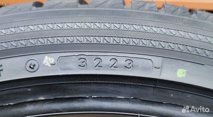 Yokohama BluEarth Winter V906 285/35 R22 и 315/30 R22 107W