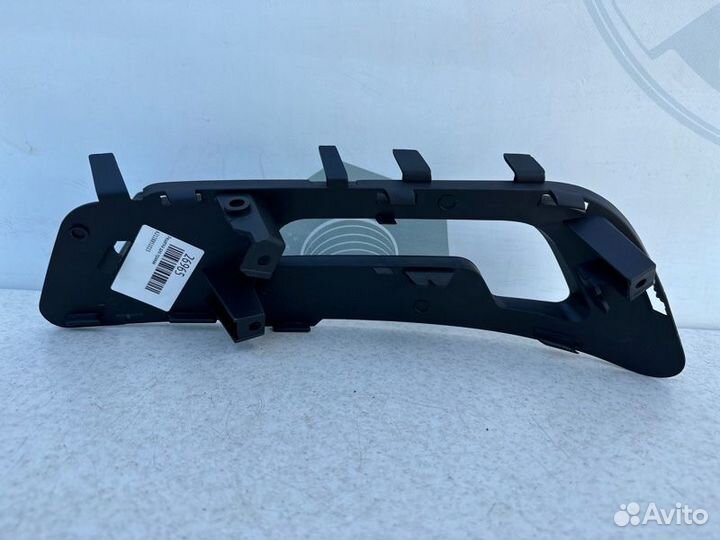 Решетка переднего бампера правая Mercedes E W212