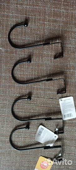 Крючок на дверь