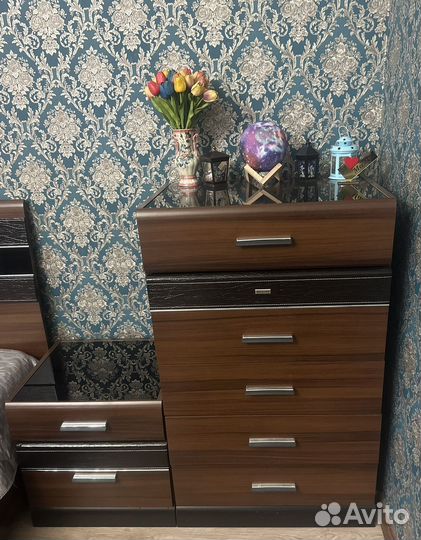 Спальный гарнитур из массива дерева бу