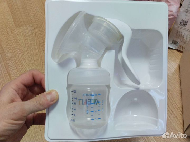 Продам ручной молокоотсос avent