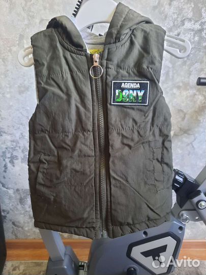 Жилетка для мальчика зеленый 98
