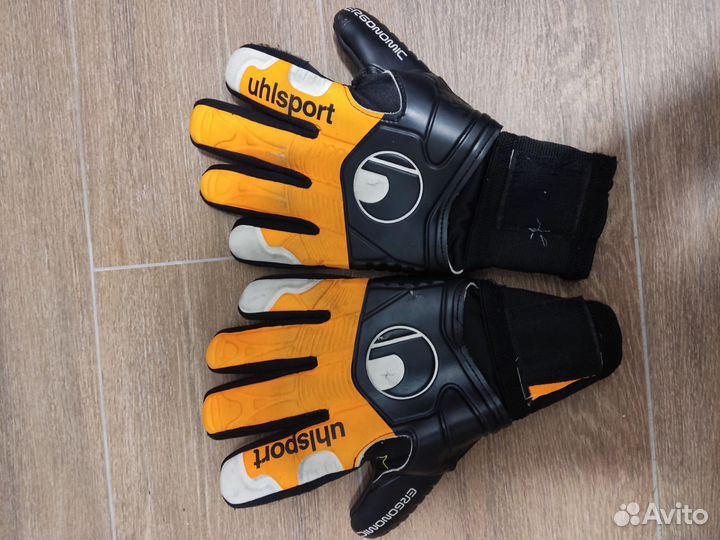 Вратарские перчатки uhlsport