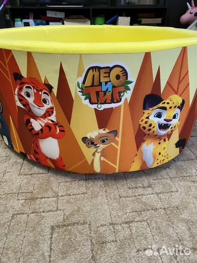 Сухой бассейн с шариками