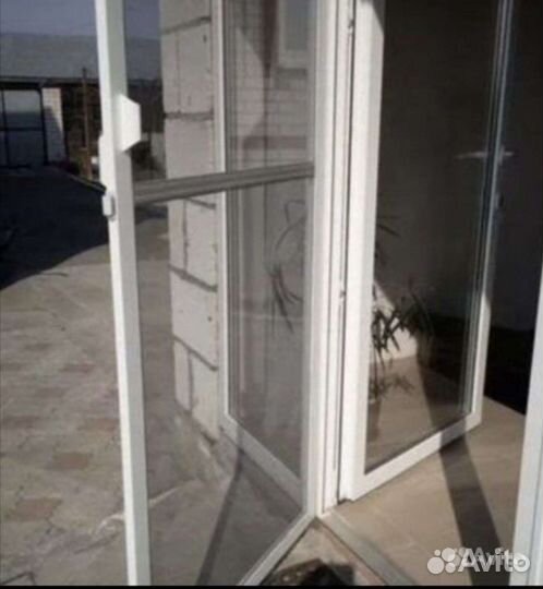 Москитная дверь