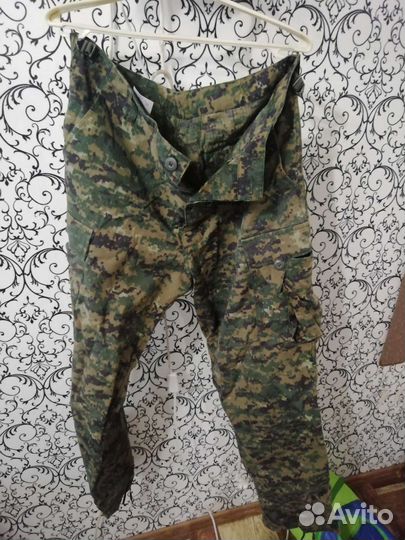 Камуфляжный костюм для страйкбола и подсумок