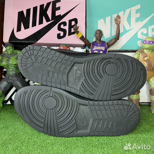 Nike Air Jordan 1 Low “Triple Black”