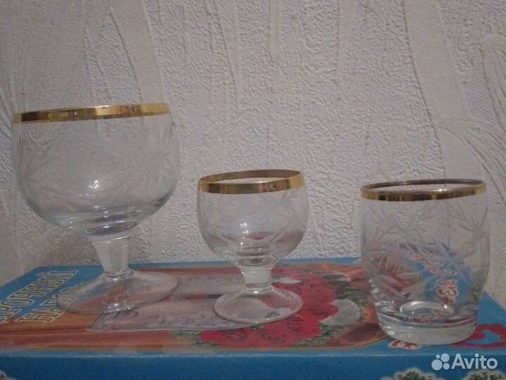 Набор 18 предметов :фужеры, рюмки, стопки