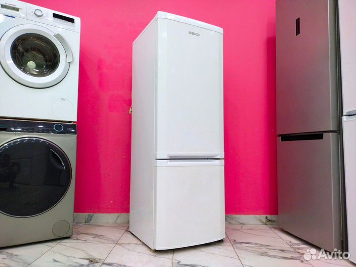 Холодильник маленький узкий бу Beko. На гарантии