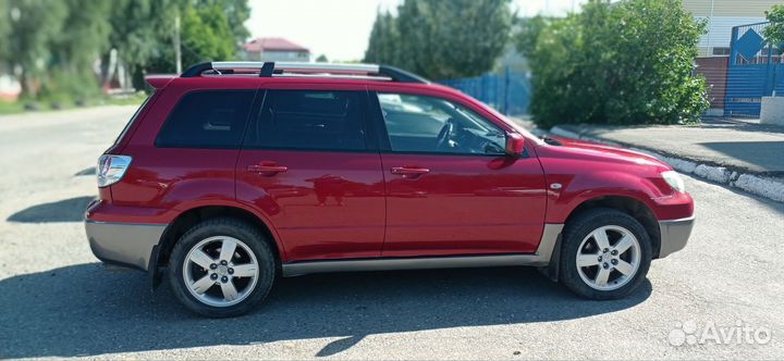 Mitsubishi Outlander 2.4 AT, 2004, 233 500 км