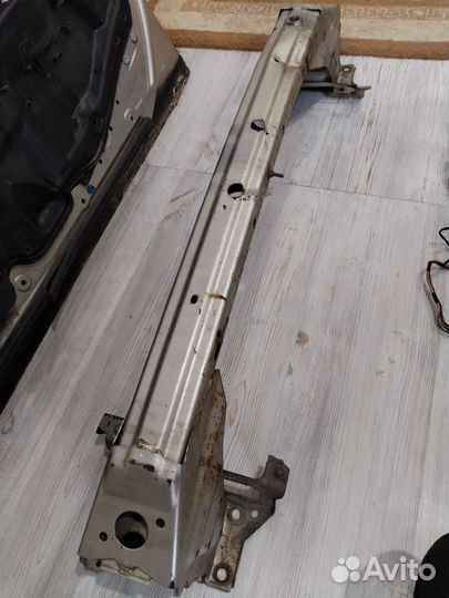 Усилитель бампера