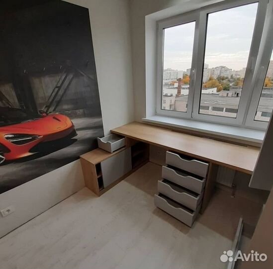 Рабочая зона у окна