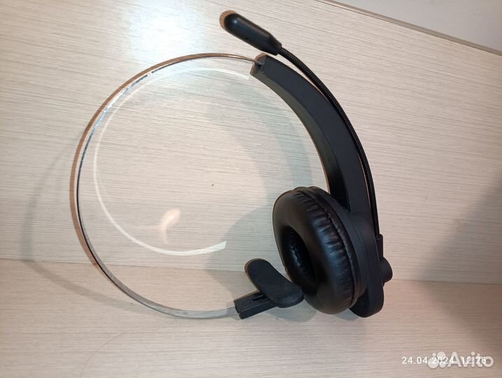 Bluetooth гарнитура на одно ухо (Wireless phones)