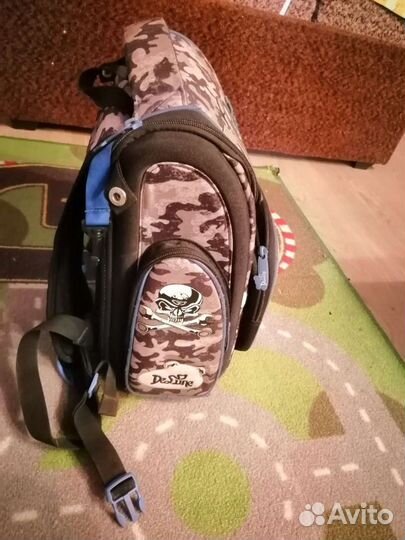 Рюкзак школьный