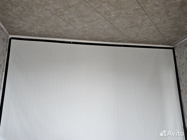 Экран для проектора 150 дюймов (305х229см)