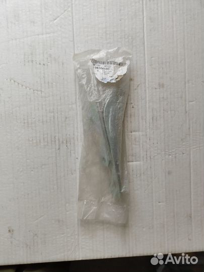 Петля капота правая Lanos 96304580