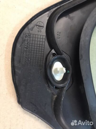 Форточка задней левой двери Skoda Rapid