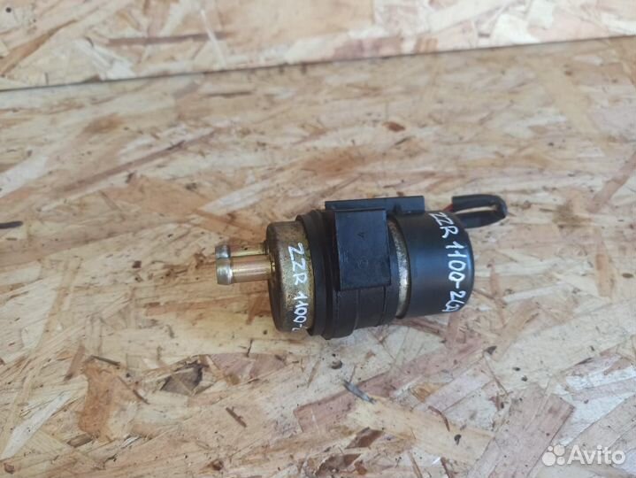 Zzr1100-2 zzr1100 93-01 бензонасос топливный насос