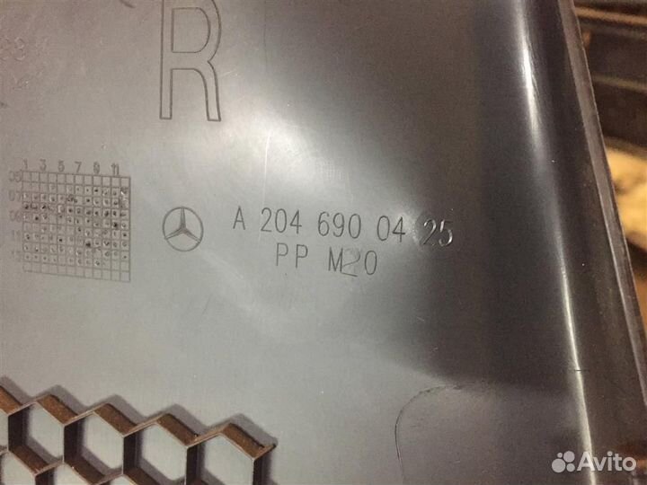 Обшивка стойки Mercedes-Benz W204 C-classe 2011-2