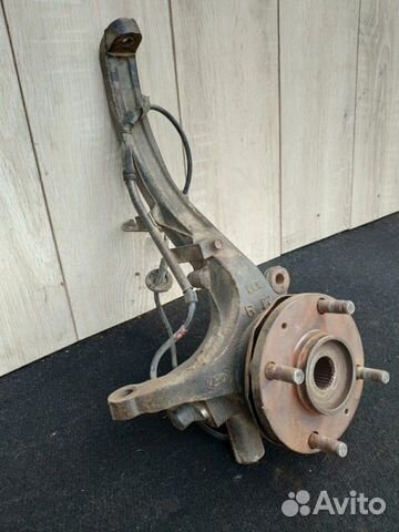 Поворотный кулак ступица правый Хендай Соната еф