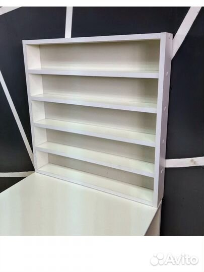 Маникюрный стол