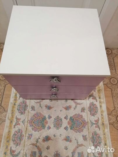 Тумбочка камодик