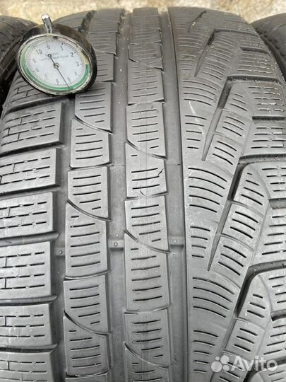 Pirelli Winter Sottozero 270 Serie II 235/40 R19 и 265/35 R19