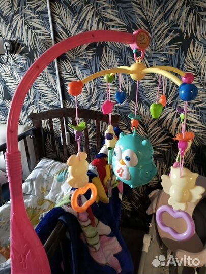 Музыкальный мобиль на кроватку