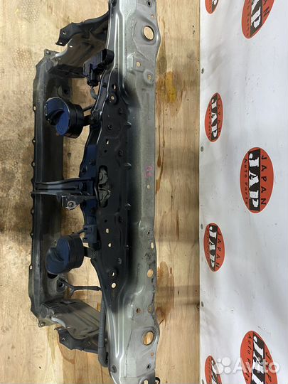 Панель радиаторов передняя телевизор Lexus GS 3