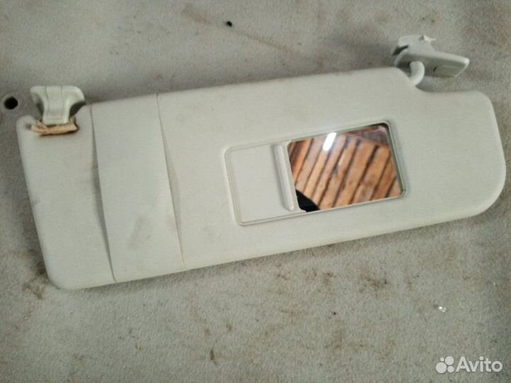 Козырек солнцезащитный передний правый Volkswagen