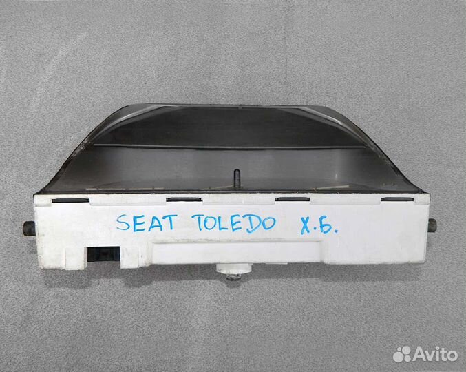 Панель приборов Seat Toledo 1