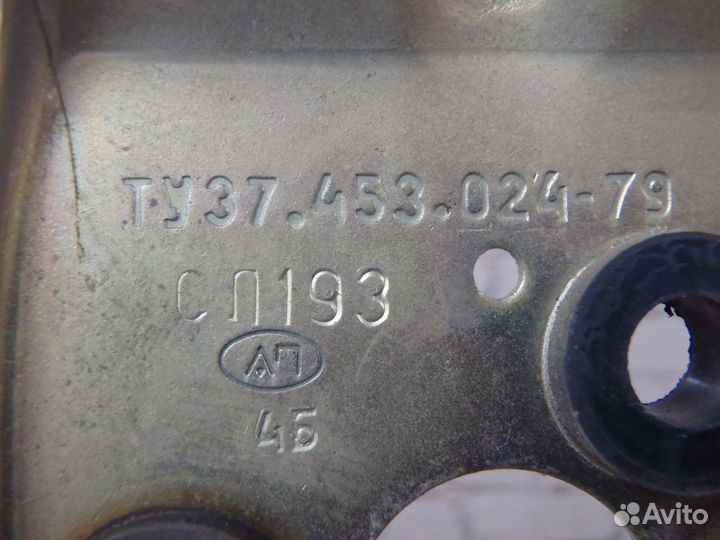 Трапеция стеклоочистителей 2107